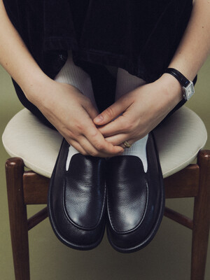 Welt Basic Loafers Shrunken Black 웰트 베이직 로퍼 슈렁큰 블랙