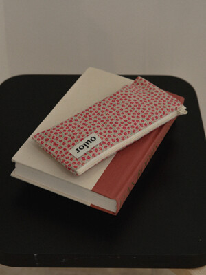 ouior flat pencil case - petit red (topside zipper)