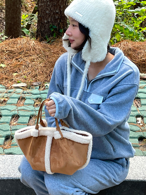 폴뉴아 [김가을 pick]MINI SHELL FUR BAG-SUEDE (CAMEL)