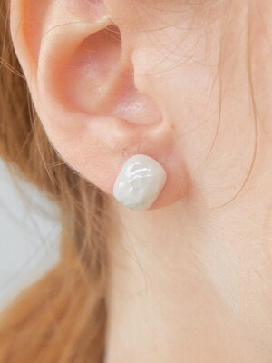 Daily rectangle ceramic earring(white))