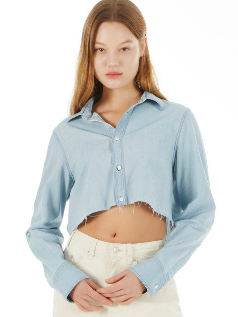 데님 - 언노운플라넷 (UNKNOWN PLANET) - UP-186 슬릿 크롭 데님셔츠 라이트블루 _ SLIT CROP DENIM SHIRTS LIGHT BLUE