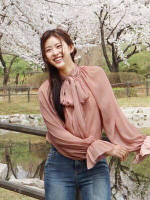 [뉴컬러 출시] PLEATS PUSSY BOW BLUOSE (4COLOR)