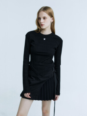 GAUDI Neck Point Embroidered Unbalance Hem Top_Black