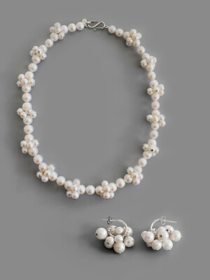 [단독]The Flower Pearl Necklace + The Flower Pearl Earrings