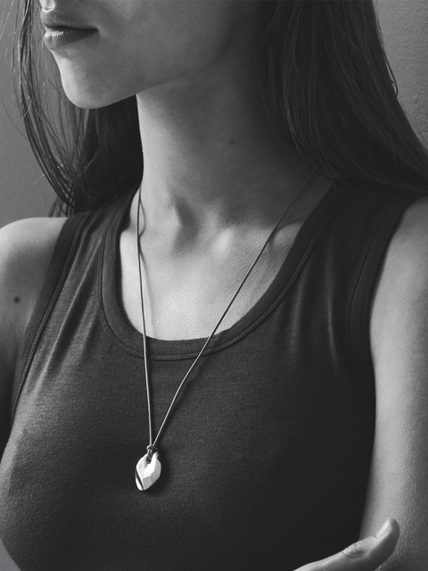 주얼리 - 루미소브 (LUMISORB) - Pebble necklace