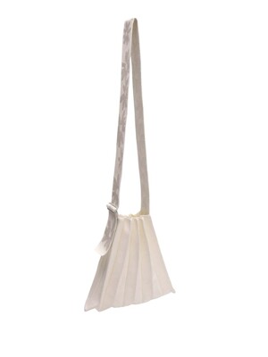 Lucky Pleats Knit Daisy Wing Cream White