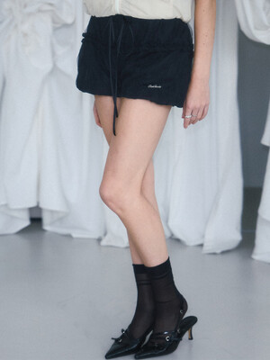 Lace Frill Pumpkin Shorts [Black]