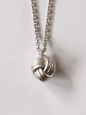 Simple Knot Necklace (matt)