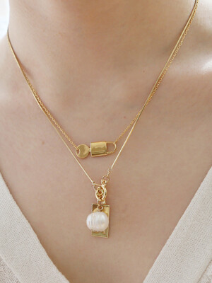 pearl pendent buckle necklace-gold