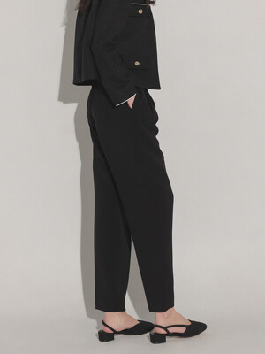 LOOSE FIT BELTED TROUSER (BLACK)