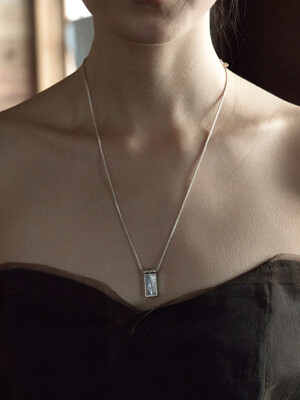 Classical Aesthetics Necklace 01