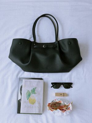 [BRAND MD PICK] [2차] Blooming Shopper Bag Black 블루밍 쇼퍼백 블랙