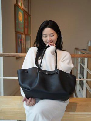 [류이서 PICK] Blooming Shopper Bag Black 블루밍 쇼퍼백 블랙
