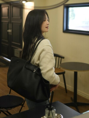 [류이서 PICK] Blooming Shopper Bag Black 블루밍 쇼퍼백 블랙