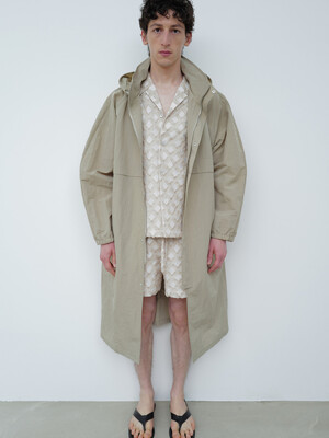 HOODED PANELED COAT [BEIGE]
