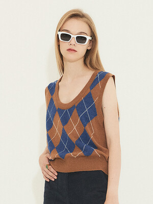 Argyle knit vest 002 Brown