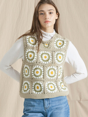 handmade daisy crochet knit vest (green beige)