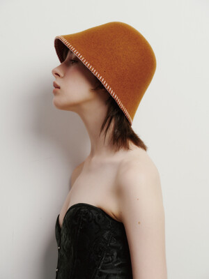 [Life PORTRAIT] Whipstitch Cloche hat in Camel