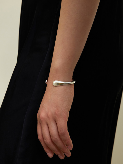 주얼리 - 믐달 (meumdal) - Stamen bracelet