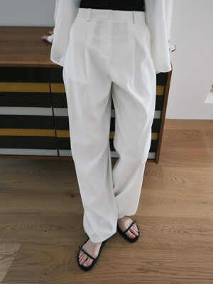 [앨리스펑크 PICK] 에센셜 원 턱 와이드 팬츠 화이트 MDPT049WHITE