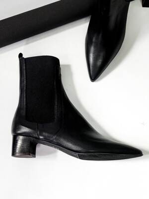 Slim stiletto chelsea boots