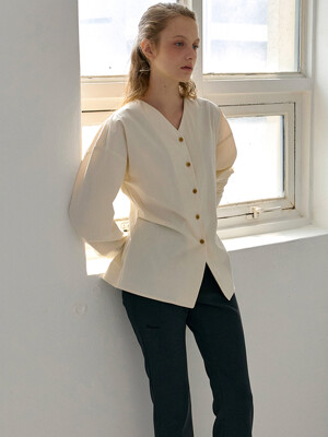 TILDA V-neck fit&A line minimal blouse_Cream