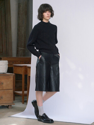 Bermuda Leather Pants VC2499PT904M