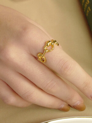 amour bold ring
