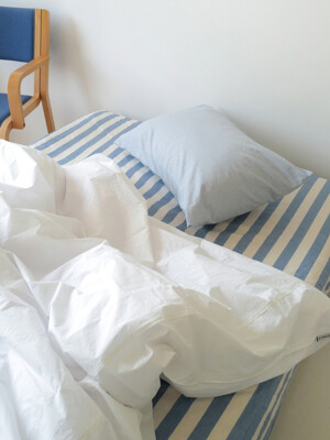 Bold stripe mattress cover