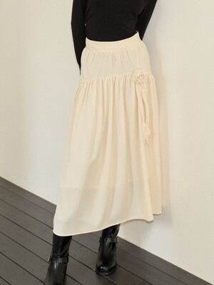 Corsage Point Shirring Skirt_ Ivory