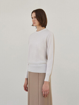 Two-tone Round Neck Knit Pullover Ivory