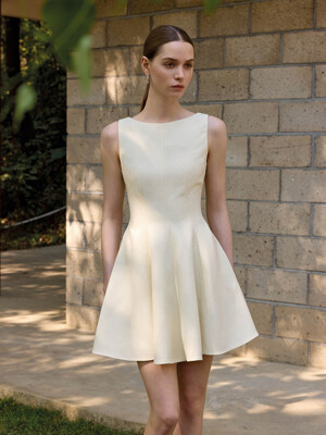YY_Waist cinching age-reducing dress