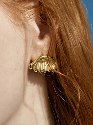 Ruffle earrings