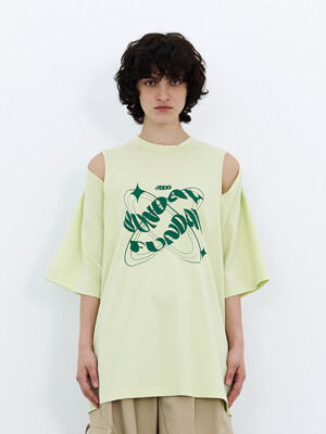 Shoulder Cut-Out Detail Graphic T-Shirt_L/GN