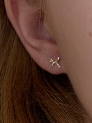 Cubic Ribbon Earring