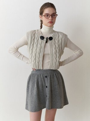 Cocoa cable knit vest (snow)