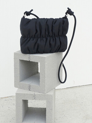Twisted String Candy Tote Bag_RYBAX25802BKX