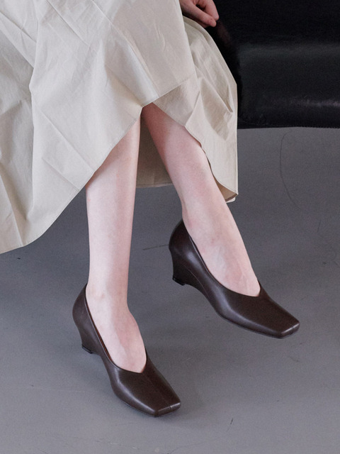 세나프레 [단독]SN0720 Square Seam Wedge Pumps (2Colors)