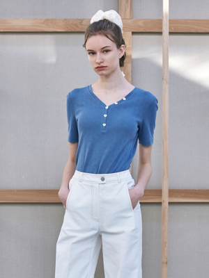 Heart Button Point V-neck Top - Blue