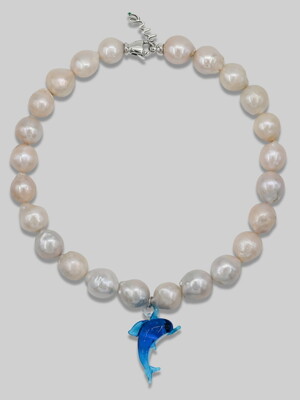 Dolphin Pendant Pearl Necklace