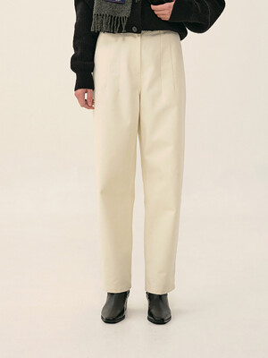 Curved Pants (ivory)