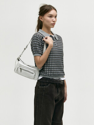 OUTPOCKET HOBO MINI_off white cracked