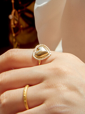 Amour ring