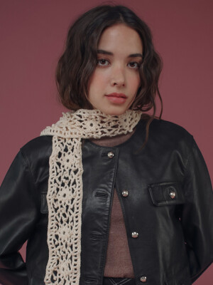 Handmade crochet scarf (Ivory)
