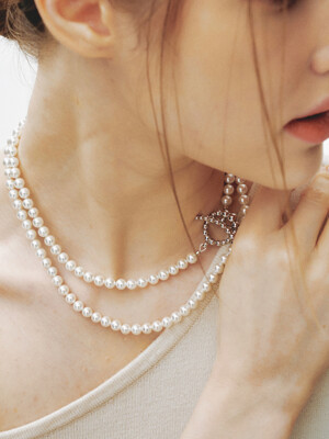 BF Pearl Long Necklace