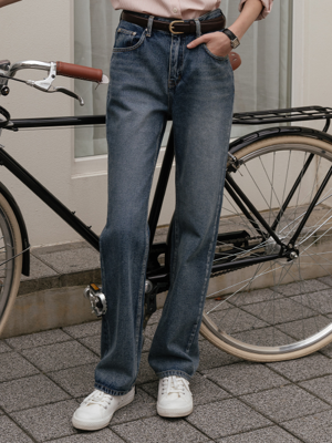All brush washing denim pants