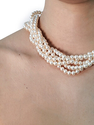 Volume Braids Pearl Anagram Necklace[Cream]