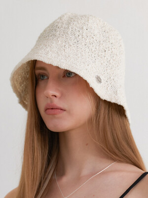 windy boucle hat