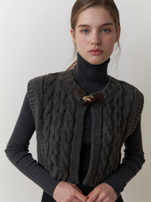 Cocoa cable knit vest (charcoal)