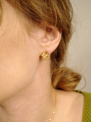 pretzel earring